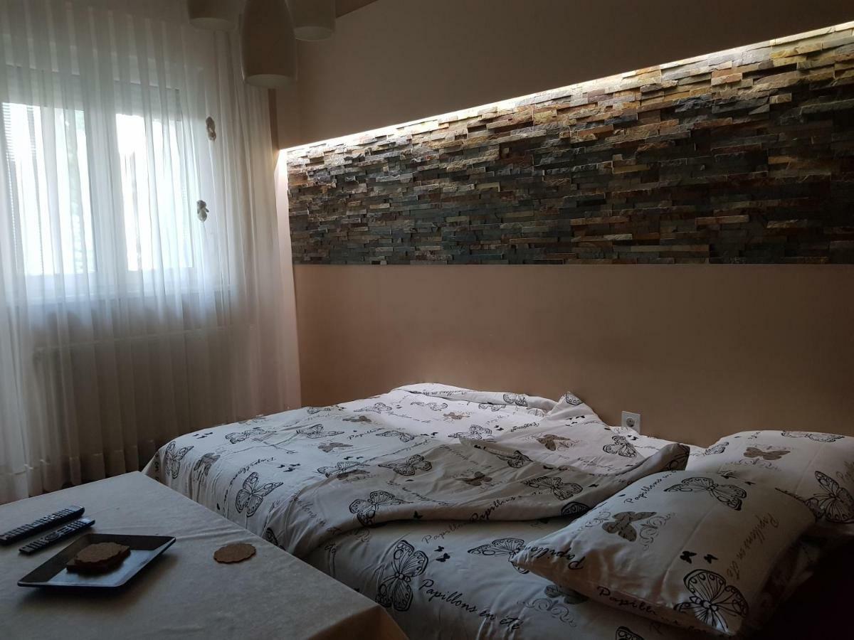 Apartamento Hulk Vrsac Exterior foto